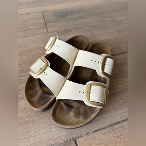 Birkenstock Women’s Arizona Big Buckle Nubuck Leather